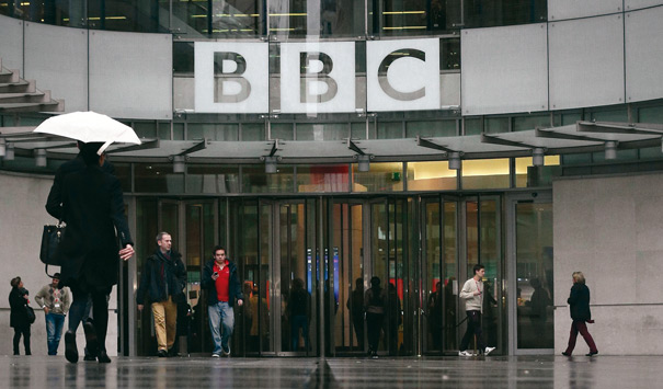 Les televisions públiques –a la imatge, la BBC– es troben en ple debat al voltant de la innovació, condicionades, però, pels ajustos pressupostaris. Foto: BBC