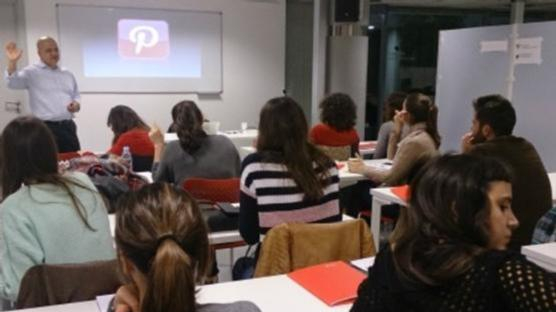 L'Enrique San Juan, a la imatge, farà el curs de Community Manager.