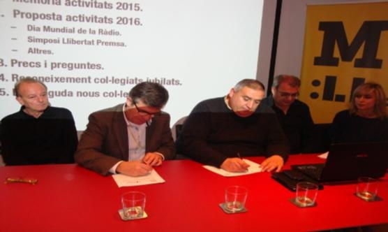 Josep Giralt i Rafa Gimena en el moment de la signatura del conveni. 