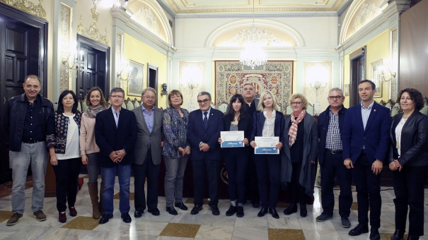 Les guardonades amb les autoritats locals i els membres del jurat.