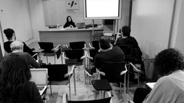 El curs "Com treballa un reporter freelance" a la seu de Girona. 