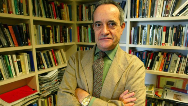 El periodista Jorge de Cominges ha mort als 78 anys a Barcelona després d'haver estat ingressat per un càncer d'ossos.