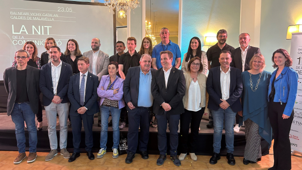 Foto de família dels protagonistes de la I Nit de la Comunicació de la Selva. 