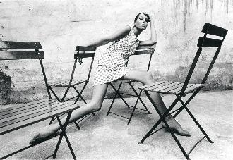 Elsa Peretti al Tifanny's el 1966. Foto: Oriol Maspons