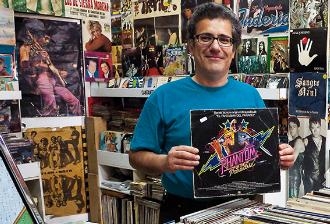 L'històric periodista musical Ignasi Julià, cap d'edició a la revista Ruta 66, admet que el nivell dels que escriuen als mitjans del sector ha baixat molt. Foto: Òscar Garcia