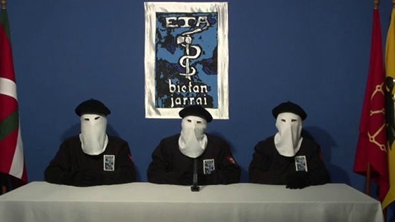 ETA va anunciar el "cessament definitiu" de la seva activitat armada en un vídeo publicat al web de Gara el 2011.