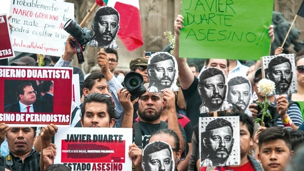 Concentració per l'assassinat del periodista Rubén Espinosa 