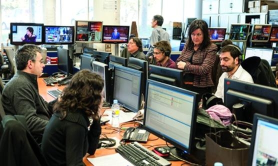 Un grup de periodistes de TV3 durant una jornada de treball (Foto: Vicente Pruna)
