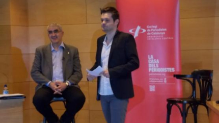 Juli Gendrau (esquerra) i Abel Gallardo, periodista i membre de la junta de la demarcació (Foto: Dolors Clotet)