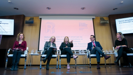 D'esquerra a dreta: Lourdes Ballarín, Carme Colomina, Maria José Recoder, Joan Vives i Sara Sans. 