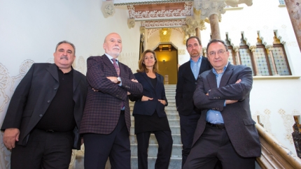 Jordi Grau, Màrius Carol, Esther Vera, Enric Hernández i Lluís Bassets.