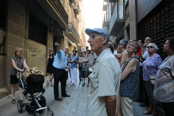 Un moment de la visita al carrer de la Canal