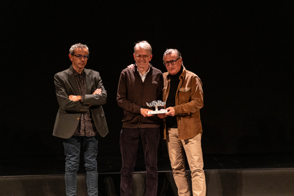 Jordi Ribot va lliurar el premi al millor projecte de comunicació periodística.