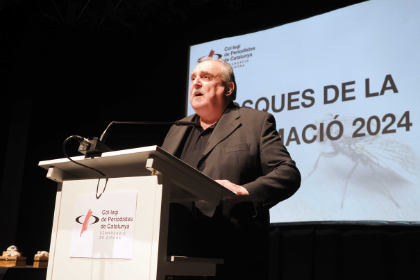 El president de la Junta de Girona del Col·legi de Periodistes, Jordi Grau, va obrir l'acte. 