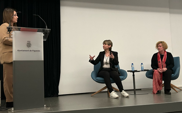 La conversa entre Margarida Moles, Neus Bonet i la conductora de l'acte, Sònia Duñach.