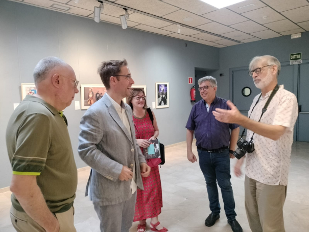 Un moment de la inauguració de la mostra. 