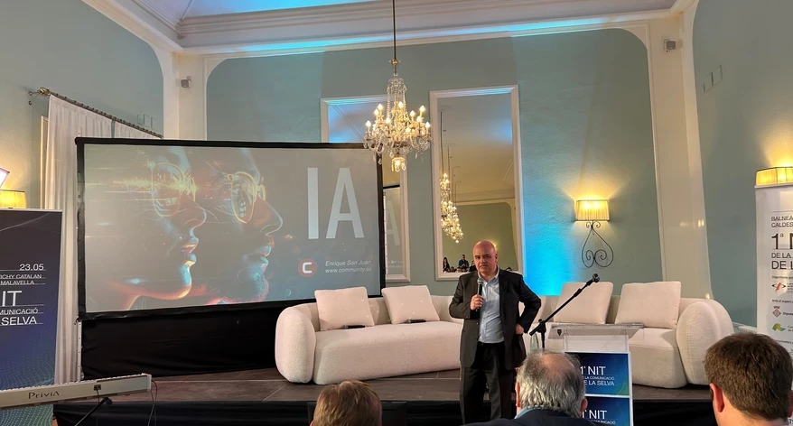 Enrique San Juan, durant la seva ponència. Enrique San Juan, durant la seva ponència.