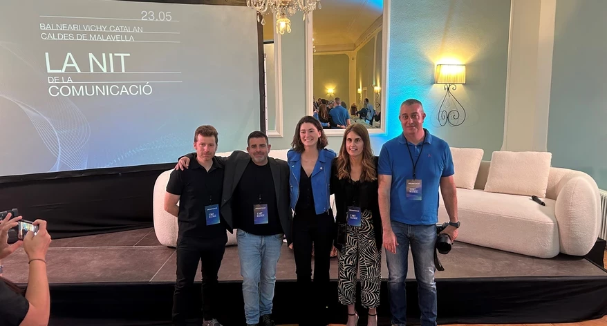 Els organitzadors de la 1a Nit de la Comunicació de la Selva, amb Mireia Pagès Farró. Els organitzadors de la 1a Nit de la Comunicació de la Selva, amb Mireia Pagès Farró.