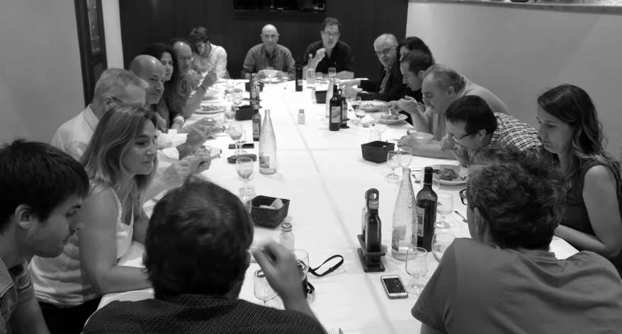 Dinar "Off the record" amb Lluís Llach. Dinar "Off the record" amb Lluís Llach.