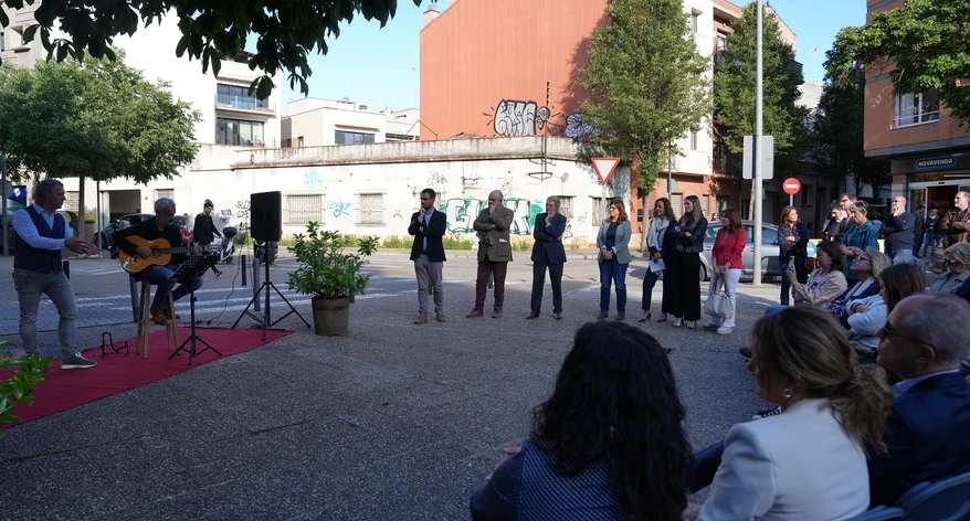 2040516-descoberta-placa-natalia-molero-1.jpg 2040516-descoberta-placa-natalia-molero-1.jpg