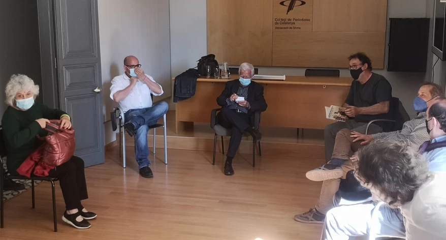 La trobada "Off the Record" amb Tomàs Alcoverro.