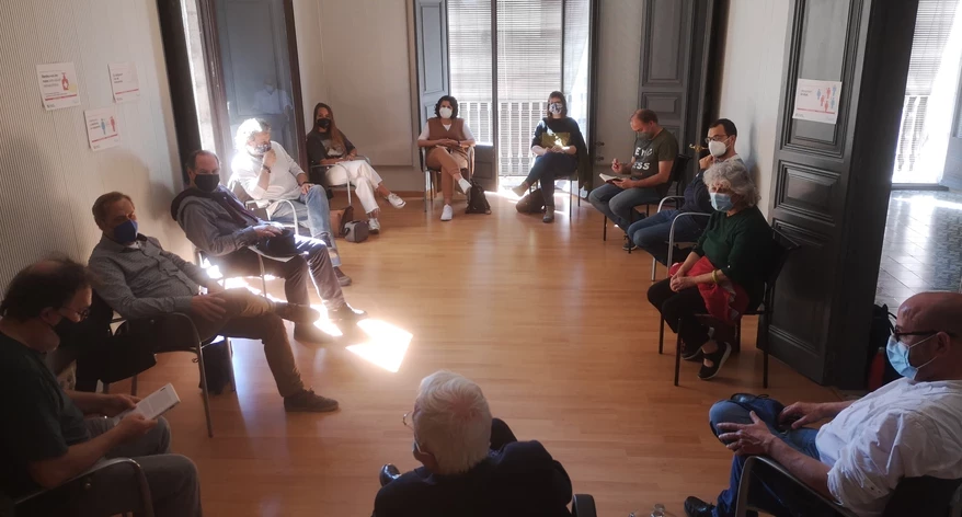 La trobada "Off the Record" amb Tomàs Alcoverro. 