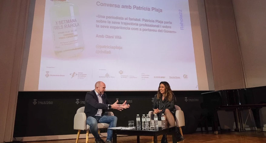 "Una periodista al faristol", conversa amb Patrícia Plaja i Dani Vilà.