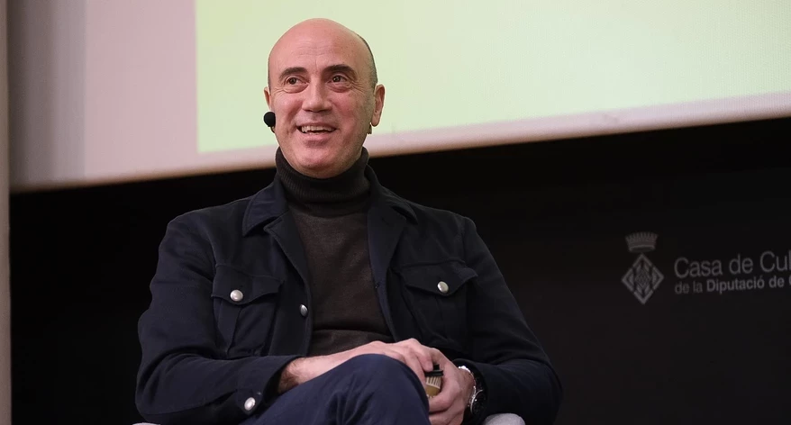 "Negar l'evidència", conversa amb Tomàs Molina.