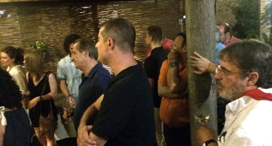 Escoltant el president.