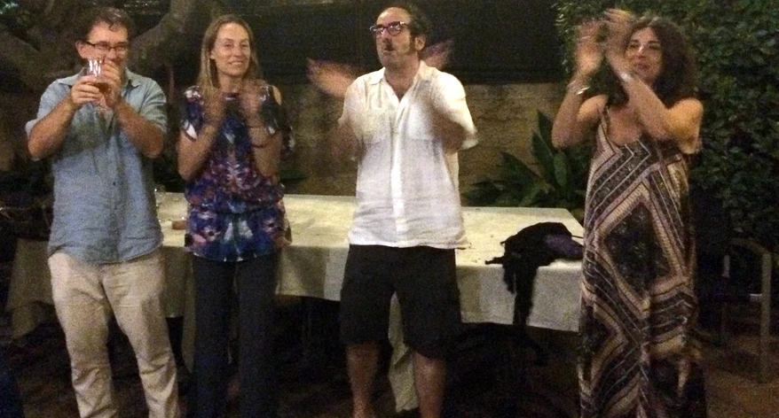 L'artista, a la dreta de la imatge.