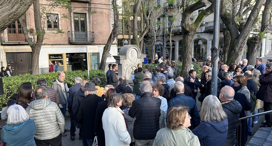 Inauguració de la plaça dedicada a Mercè Huerta. Inauguració de la plaça dedicada a Mercè Huerta.