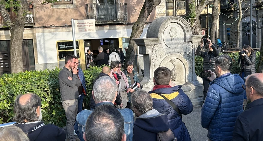 Inauguració de la plaça dedicada a Mercè Huerta. Inauguració de la plaça dedicada a Mercè Huerta.