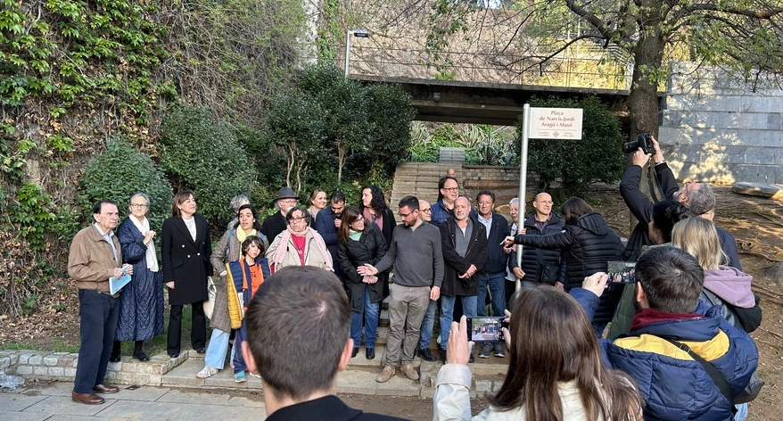 Inauguració de la plaça dedicada a Narcís-Jordi Aragó. Inauguració de la plaça dedicada a Narcís-Jordi Aragó.
