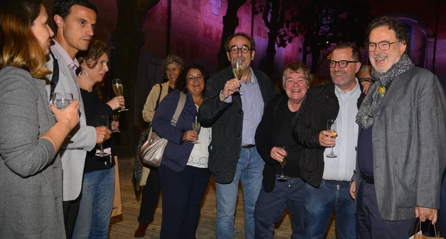 Moments distesos al Pati de les Magnòlies