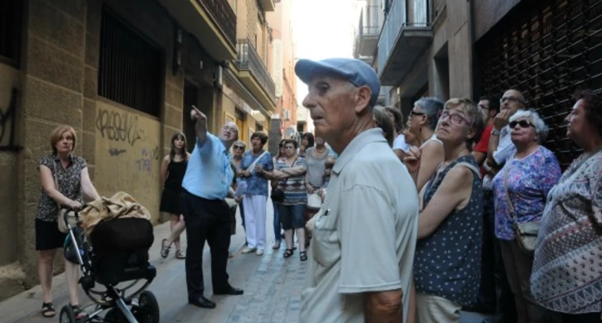 Un moment de la visita al carrer de la Canal