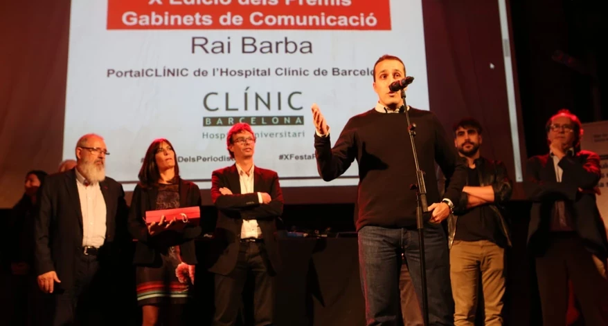 El col·legiat Rai Barba de l'Hospital Clínic, gunyador del Premi a la Millor Acció Comunicativa