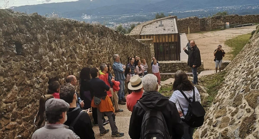 Escoltant les explicacions. 