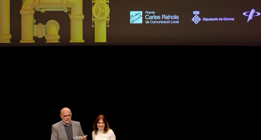 Joan Roura, guanyador del premi en televisió, amb M.Àngels Planas. 