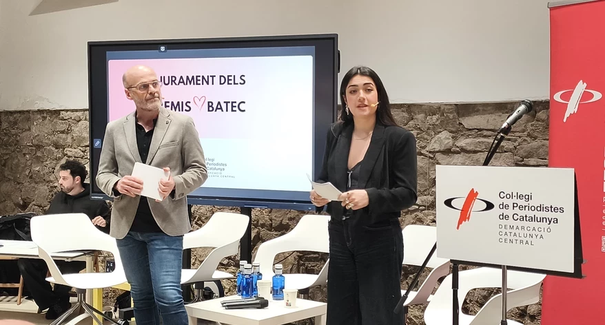 Els presentadors de l'acte, Xavier Serrano i Laura Tapiolas.