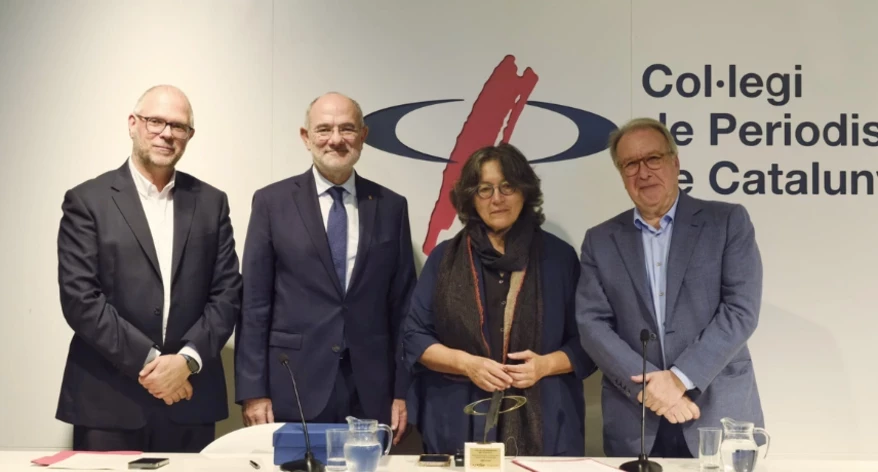 Premi_Vazquez_Montalban_Amira_Hassa_Autor_Jordi_Salinas_05.png