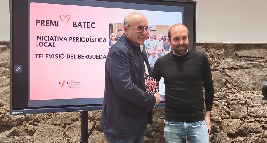 El director de la TV Berguedà, Manel Medina, rep el Premi Trajectòria.