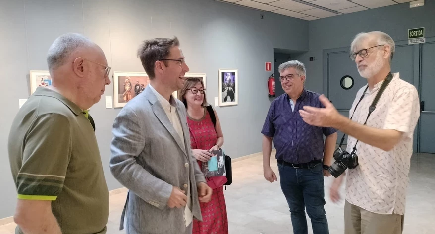 Un moment de la inauguració de la mostra. 