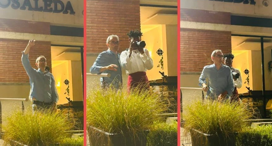 El fotoperiodista Jordi Ribot i l'Eddy, el treballador de La Rosaleda que va executar la foto de grup.