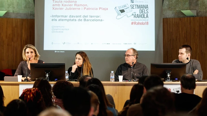 Buesa, Plaja, Jubierre i Ramon, durant la taula rodona.