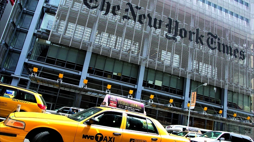 La coneguda façana del NYT al centre neuràlgic de Nova York