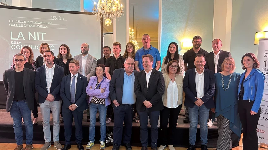 Foto de família dels protagonistes de la I Nit de la Comunicació de la Selva. 