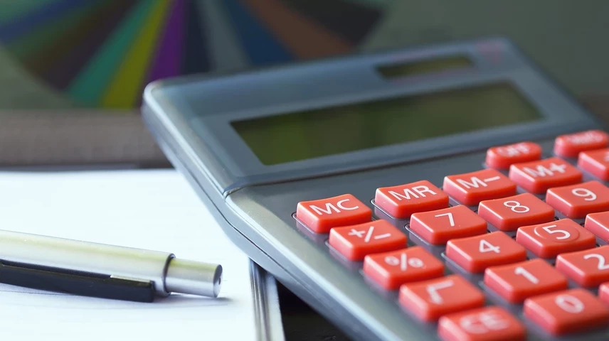 calculator-723925-1920.jpg