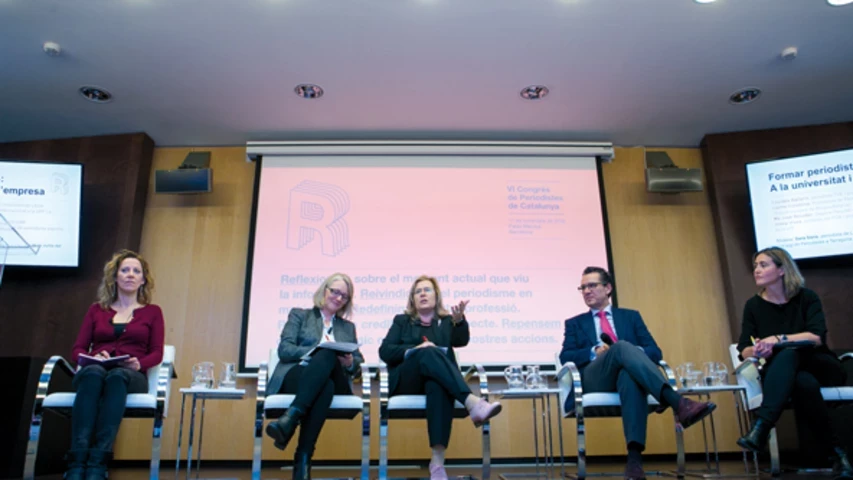 D'esquerra a dreta: Lourdes Ballarín, Carme Colomina, Maria José Recoder, Joan Vives i Sara Sans. 