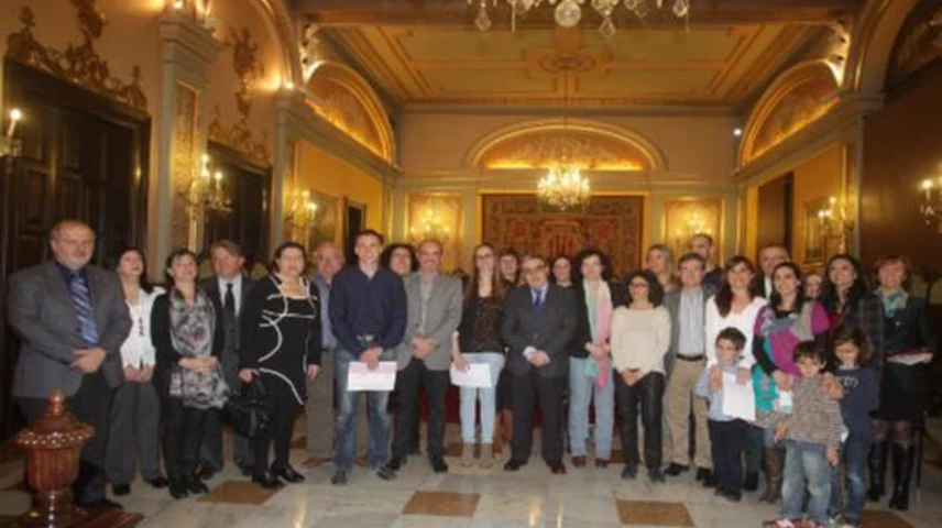 Els guardonats amb les autoritats. Foto: Hermínia Sirvent