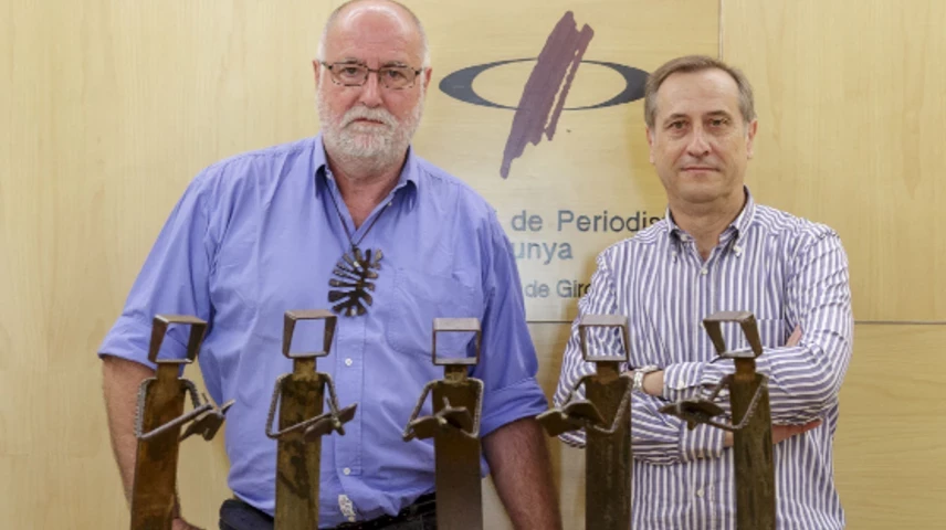 Xavier Raventós, autor de les Mosques 2013, i Narcís Genís, president de la Demaració de Girona del Col·legi